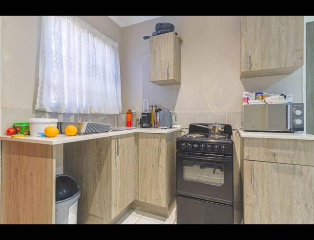 3 BEDROOM TOWNHOUSE FOR SALE IN DAWN PARK EXT